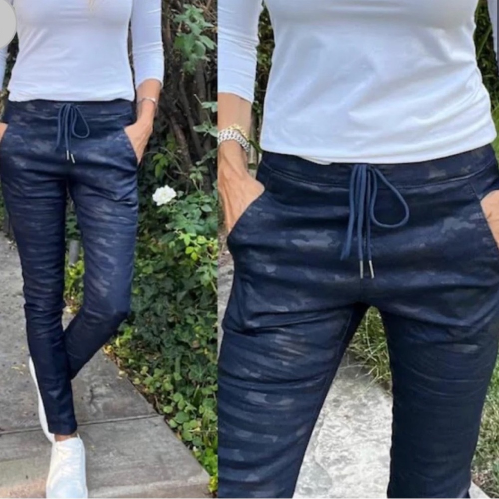 Bevy Flog Shely Blue Camo Drawstring Pants
